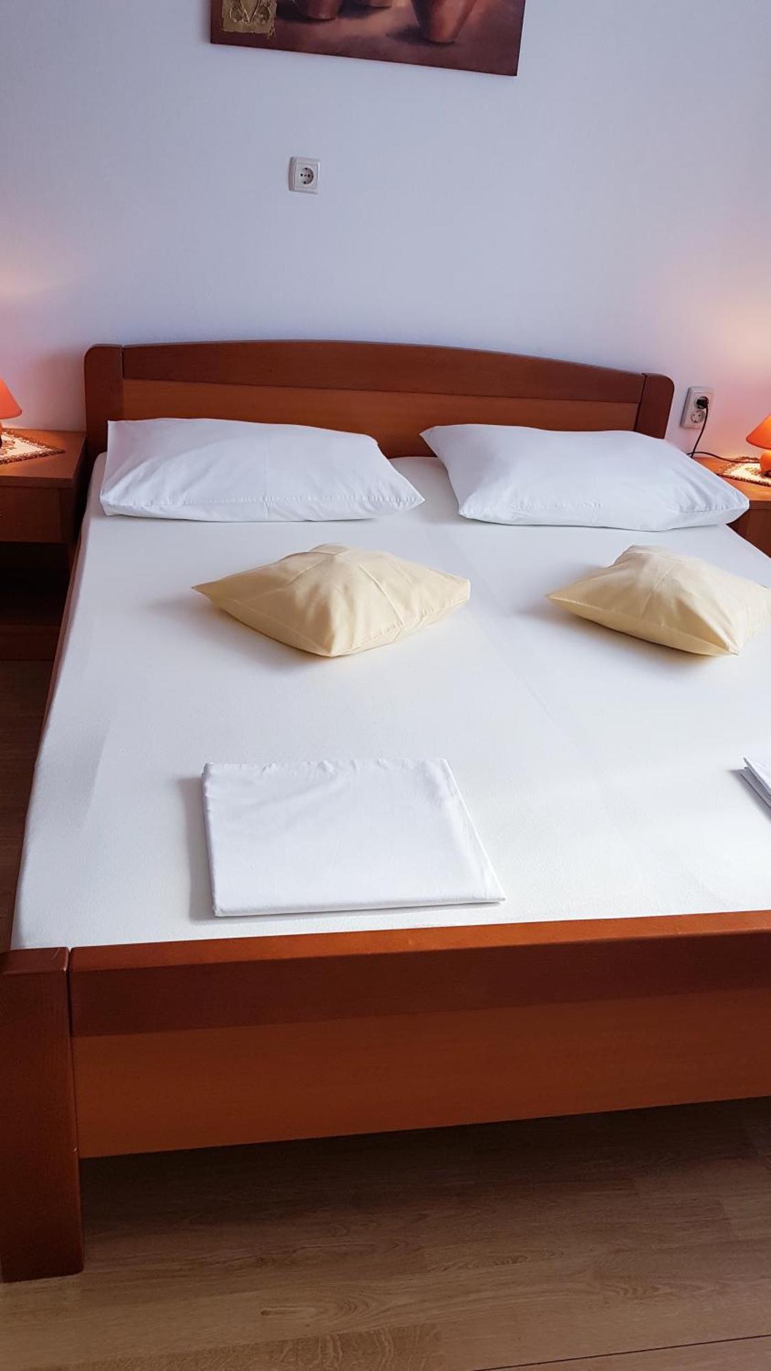 Apartmani Roza Лопар Екстер'єр фото