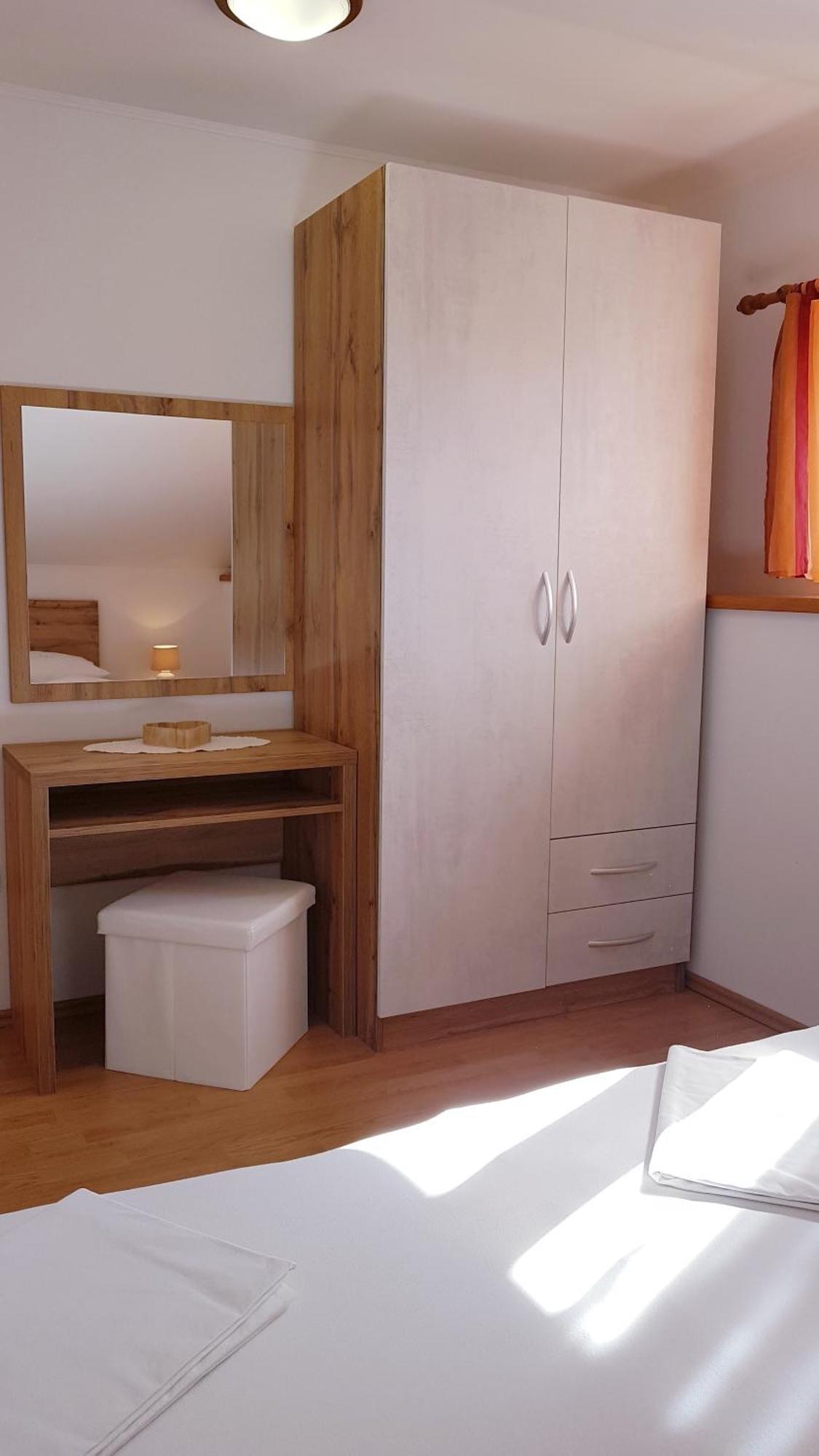 Apartmani Roza Лопар Екстер'єр фото