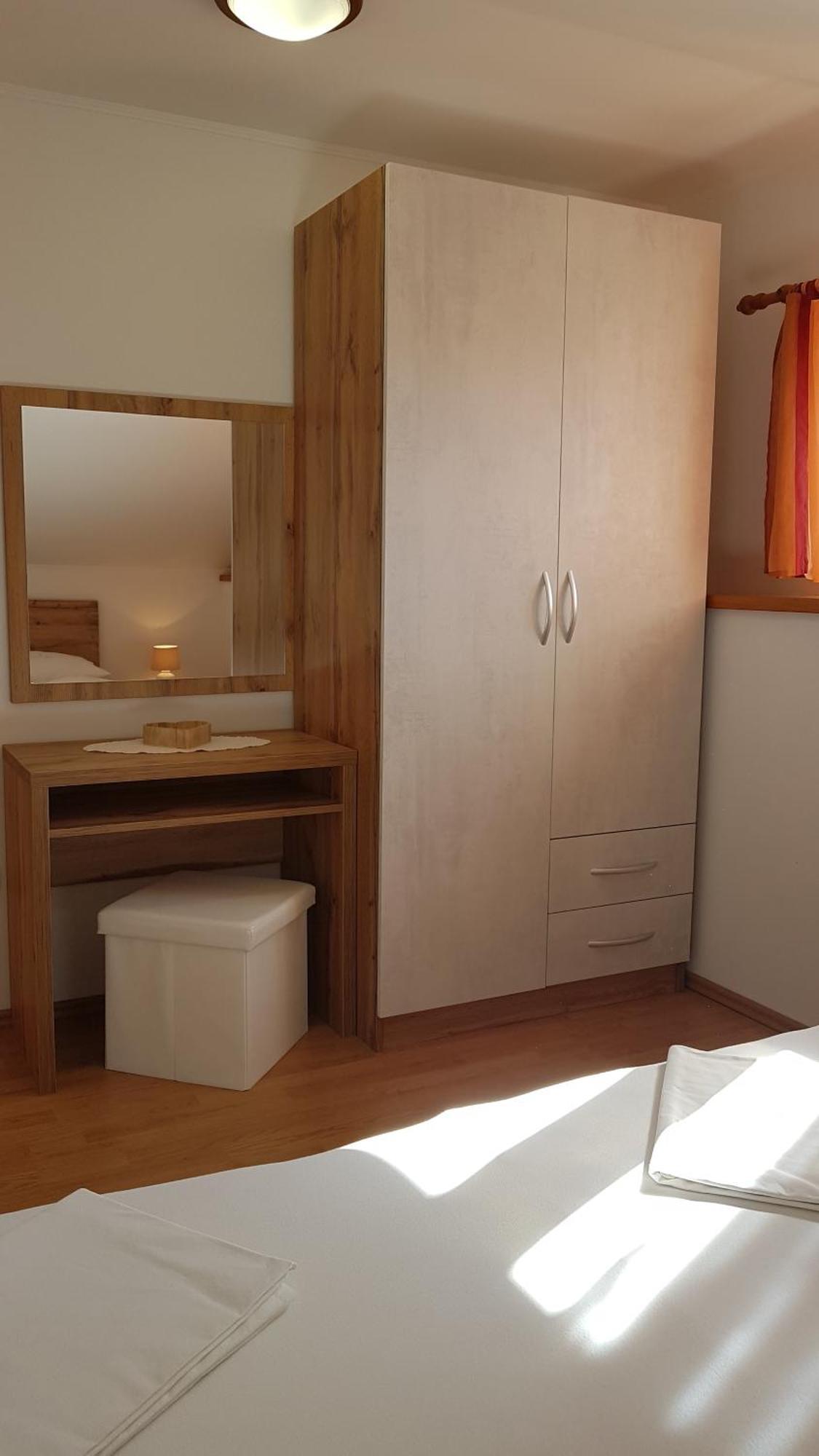 Apartmani Roza Лопар Екстер'єр фото